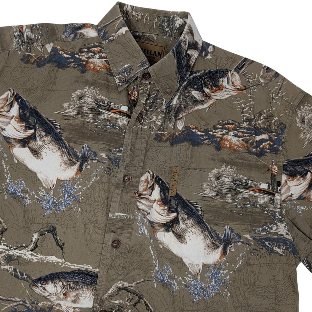Magellan Sportswear‎ Men's Medium Bass Fishing Graphic Button Down Shirt Brown